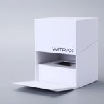 Hinged-lid die cut box with insert