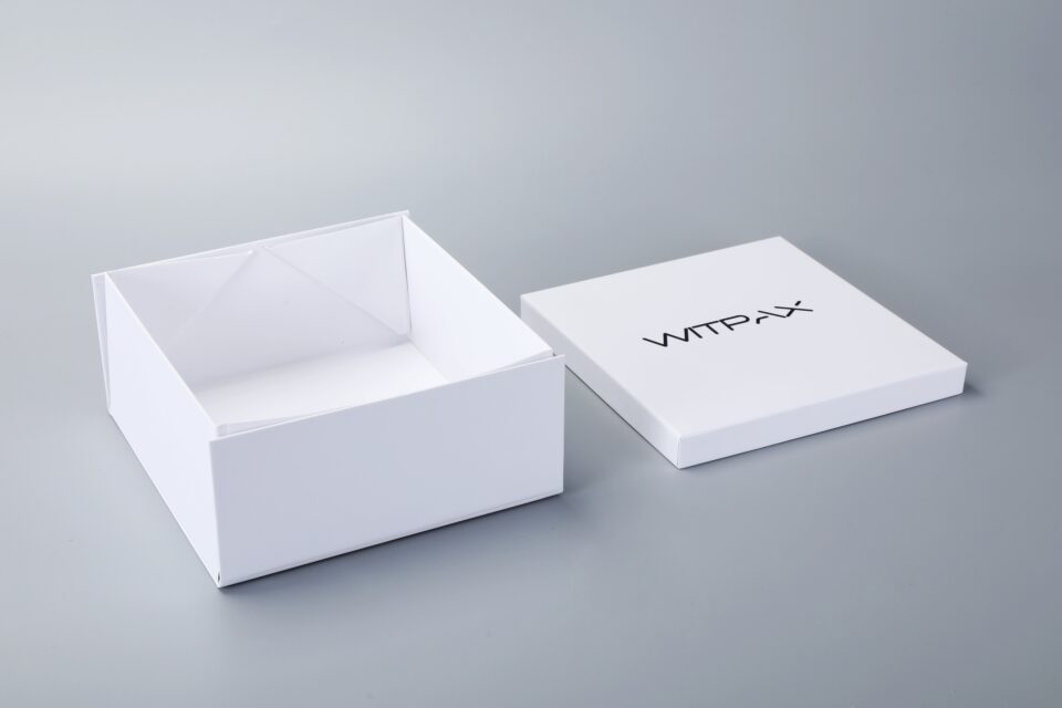 Foldable lift-off lid box