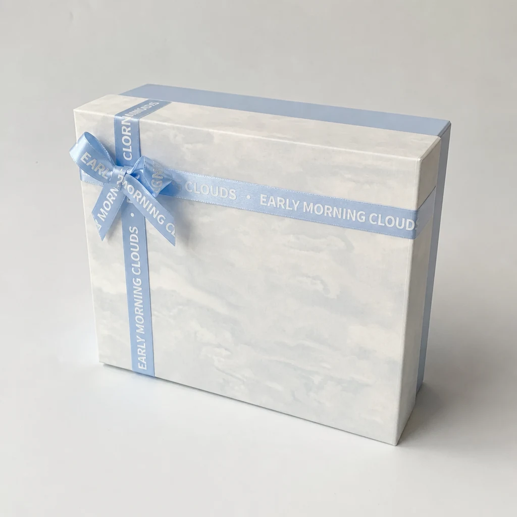 Custom texture lift-off lid box with ribbon packaging box top angle