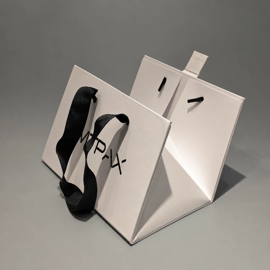 Collapsible Triangular Prism rigid boxes with straps rigid box front angle