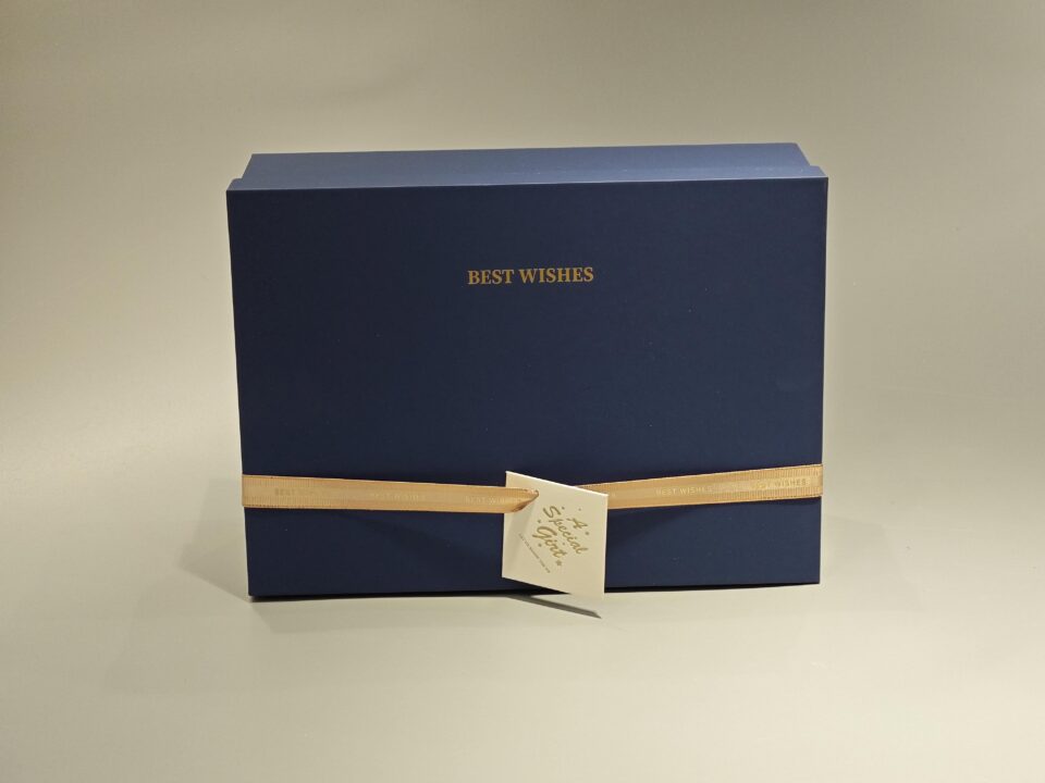 Blue Luxury lift-off lid gift box - Image 5