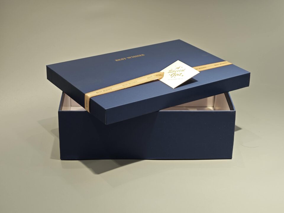 Blue Luxury lift-off lid gift box - Image 4