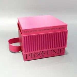 Custom cube lift-off lid gift box with strap