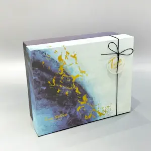 Custom pattern lift-off lid box with ribbon