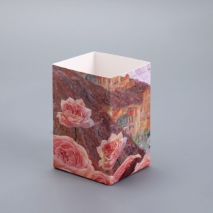 Exquisite cosmetic box