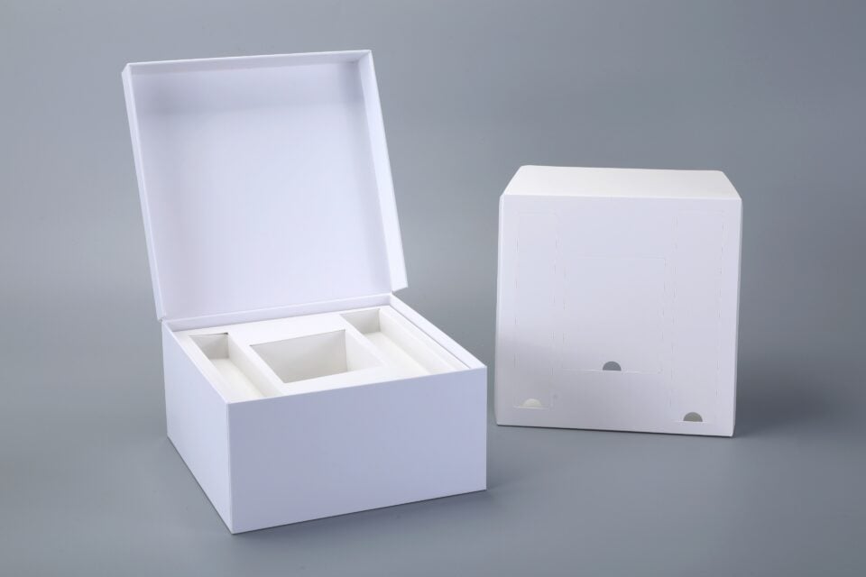 Flip-lid box with inserts - Image 2