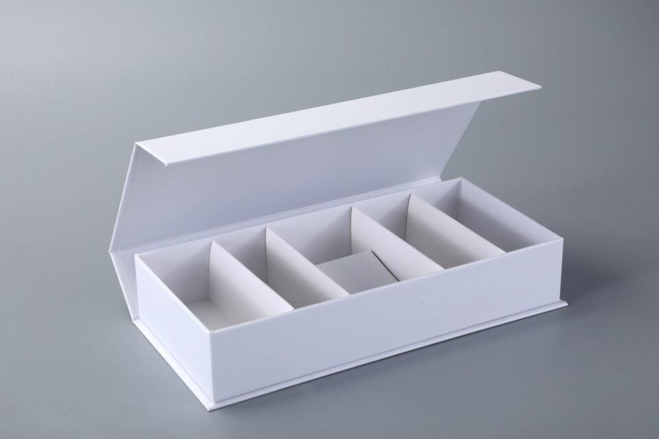Flip-top box with inserts - Image 4
