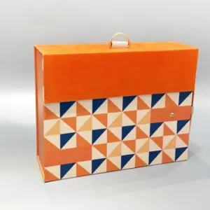 Luxury magnetic closure gift box with strap