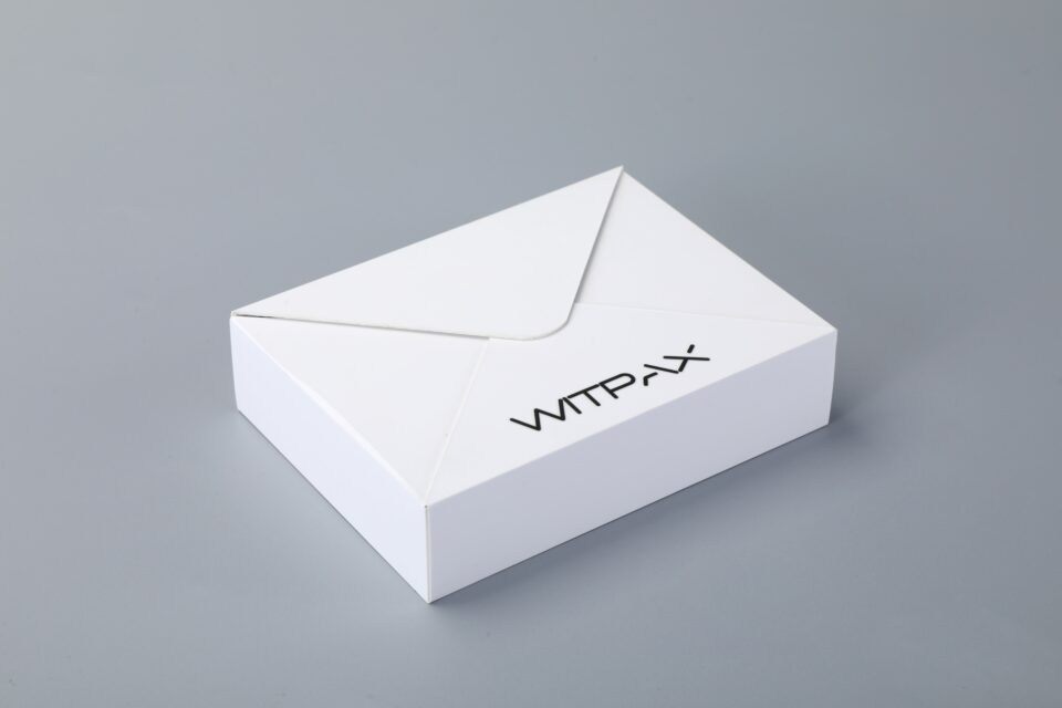 Magnetic sliding drawer boxes