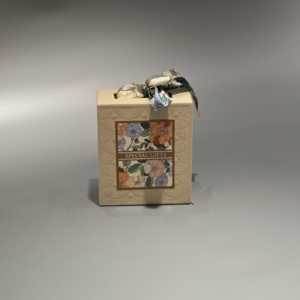 portable flip top gift box with ribbon